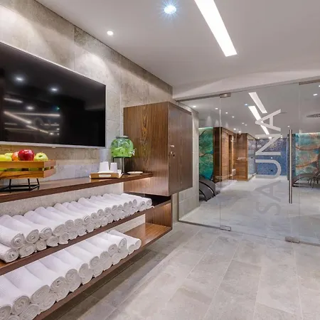 Hotel Radisson Blu Béke Hotel,