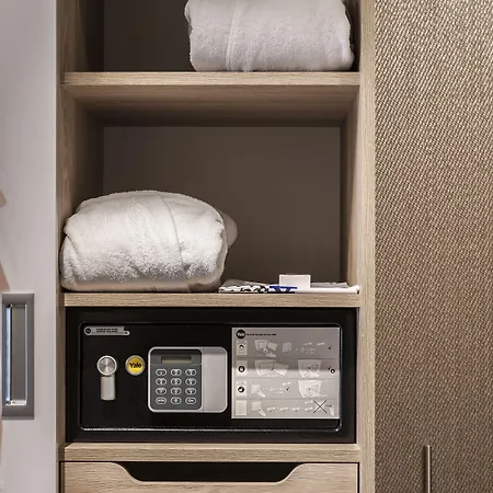 Hotel Radisson Blu Béke Hotel, 4*