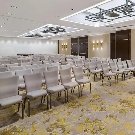Radisson Blu Béke Hotel, Szálloda 4*