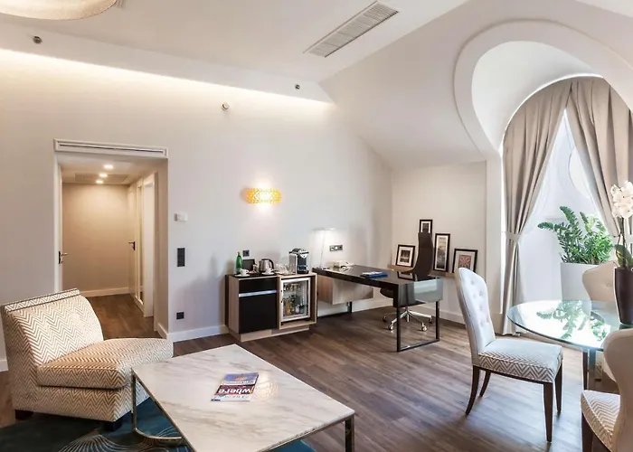 Ξενοδοχείο Radisson Blu Beke Hotel, 4*