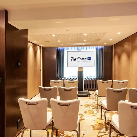 Radisson Blu Béke Hotel, Szálloda 4*