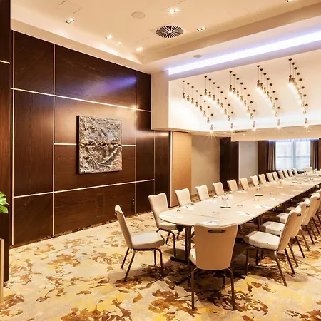 Radisson Blu Béke Hotel, Szálloda