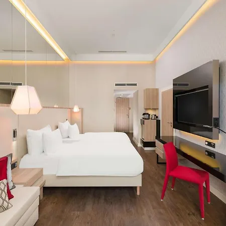 Radisson Blu Béke Hotel, Szálloda