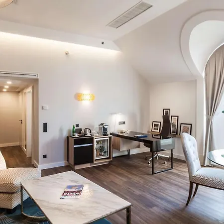 Szálloda Radisson Blu Béke Hotel, 4*