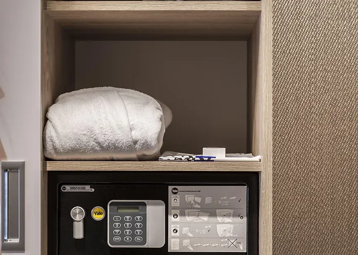 호텔 래디슨 블루 베케 호텔, 4*